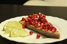 Тонкий гранатовый пирог с глазурью из лайма - нажмите, чтобы увидеть в полном размере Тонкий гранатовый пирог с глазурью из лайма