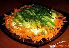 Салат с морковью по-корейски и шпротами - нажмите, чтобы увидеть в полном размере Салат с морковью по-корейски и шпротами