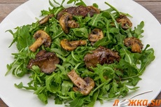 Теплый салат из рукколы и куриной печени - нажмите, чтобы увидеть в полном размере Теплый салат из рукколы и куриной печени