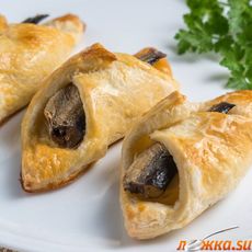 Пирожки со шпротами. - нажмите, чтобы увидеть в полном размере Пирожки со шпротами.