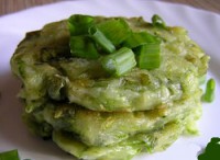 Оладушки из кабачка с зеленым луком