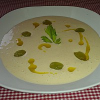 Белый суп с виноградом