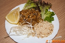   (Pad Thai)