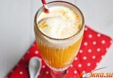 Апельсиново-ананасовый коктейль с мороженым