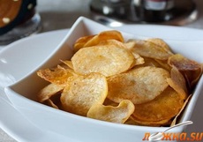 Картофельные чипсы хрустящие в духовке