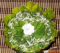 Салат из редиски с зеленью
