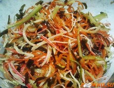 Салат с морской капустой и морковкой по-корейски