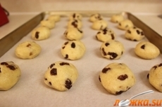 Булочки с изюмом