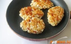 Пожарские котлеты с гарниром из пюре и грибами
