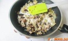 Пожарские котлеты с гарниром из пюре и грибами