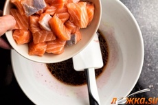 Шашлык из красной рыбы под апельсиновым маринадом