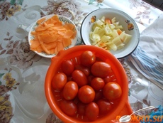 Помидоры с перцем и морковью