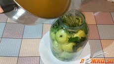Квашеные яблоки.